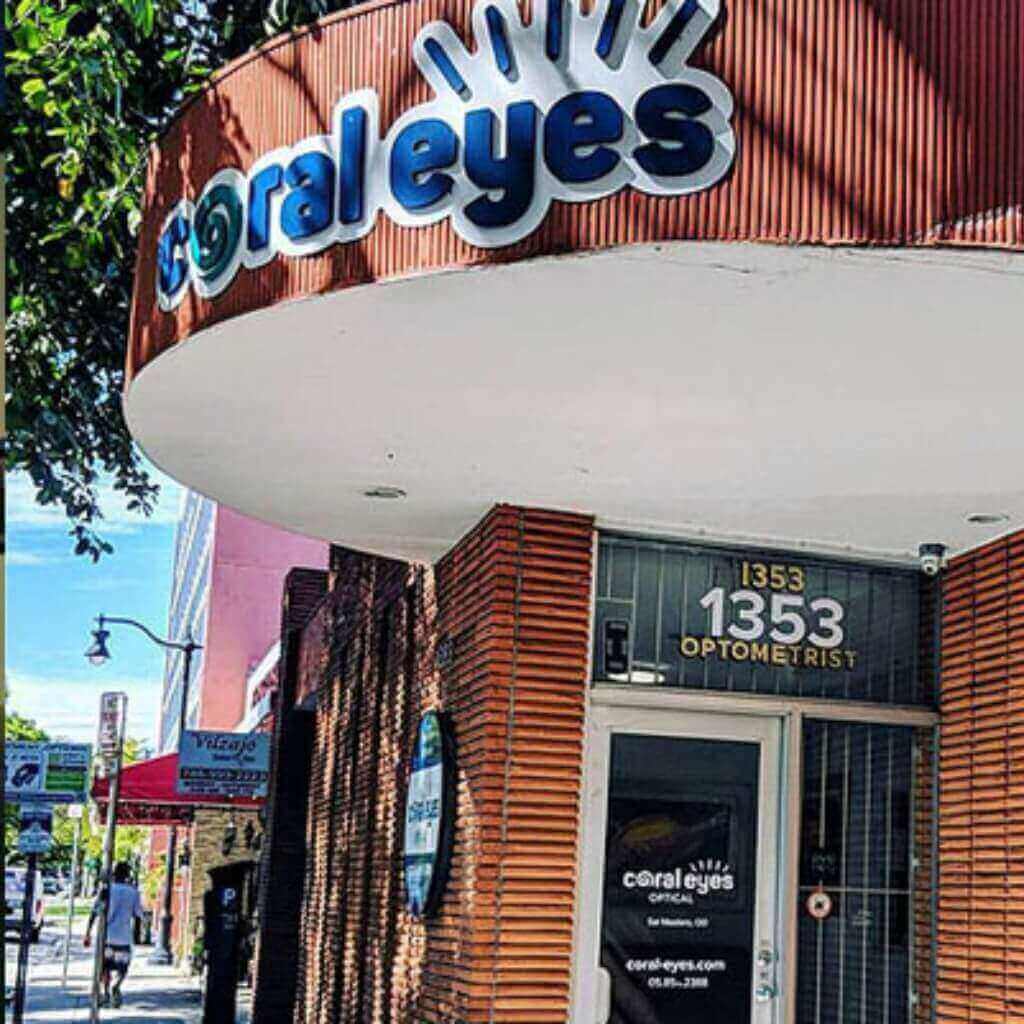 Óptica Coral Eyes