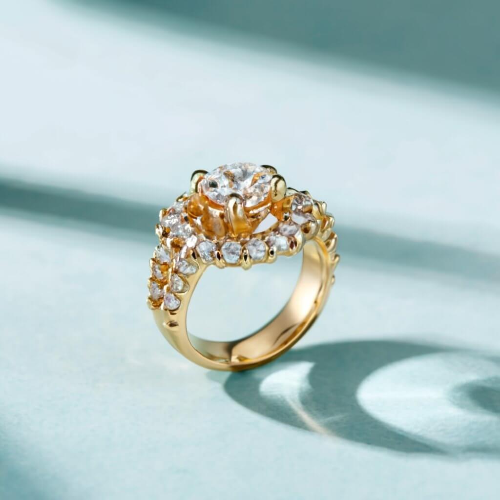 Anillo de oro Victoria's Jewelers