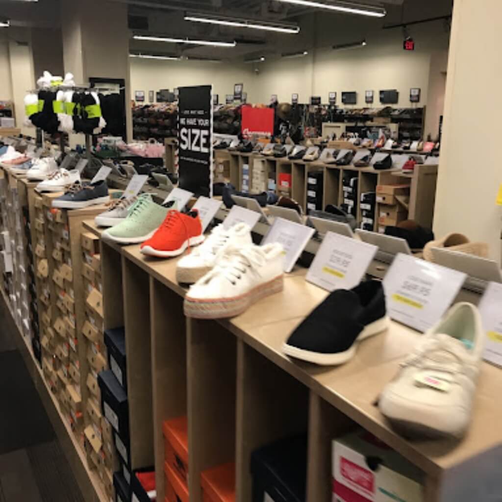 Tienda de zapatos DSW Designer Shoe Warehouse