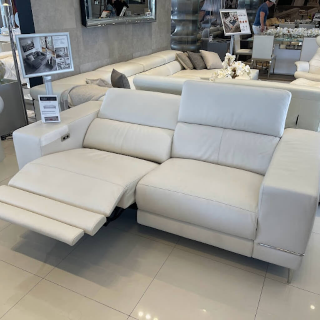 Sofá Modani Furniture Miami