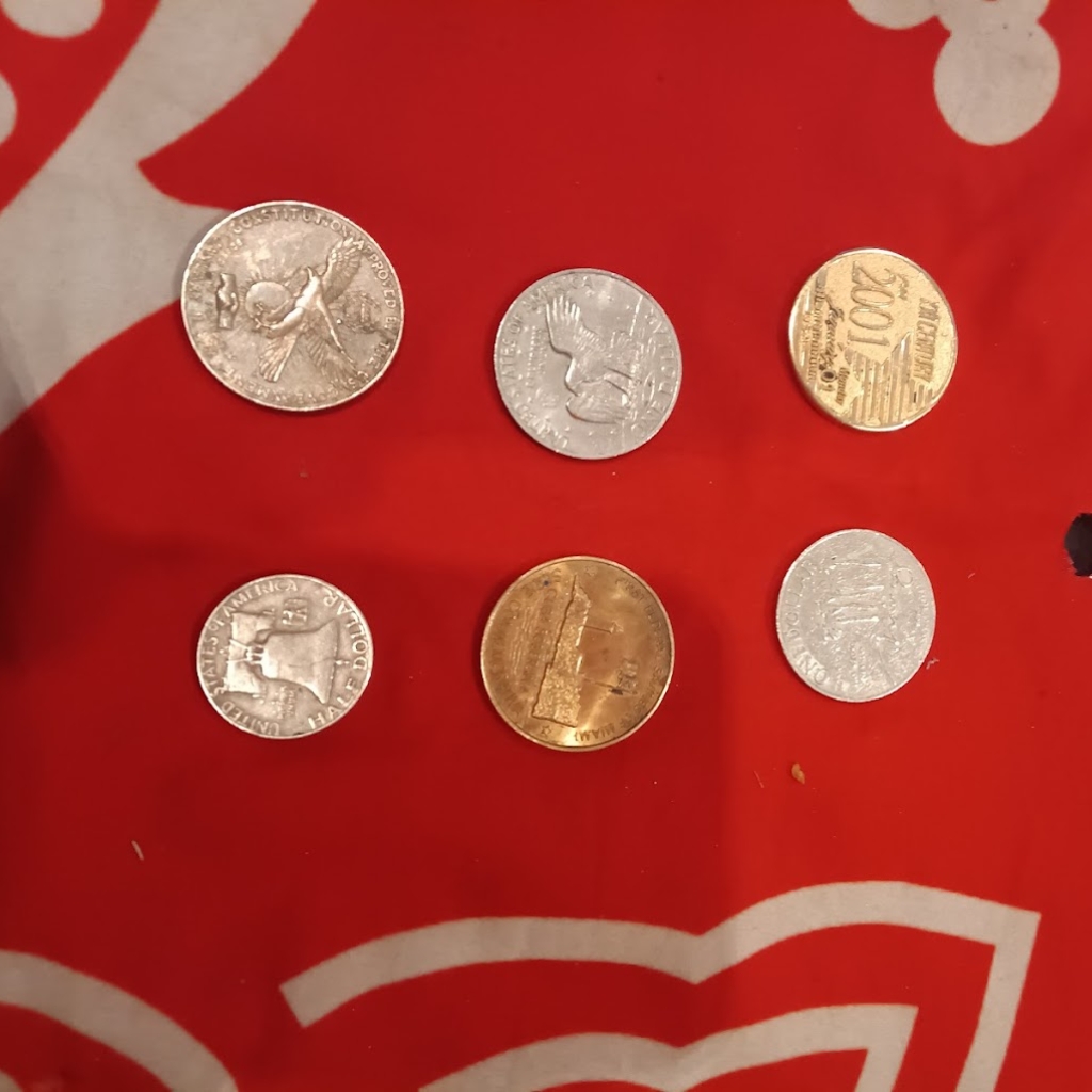 Monedas de oro y plata