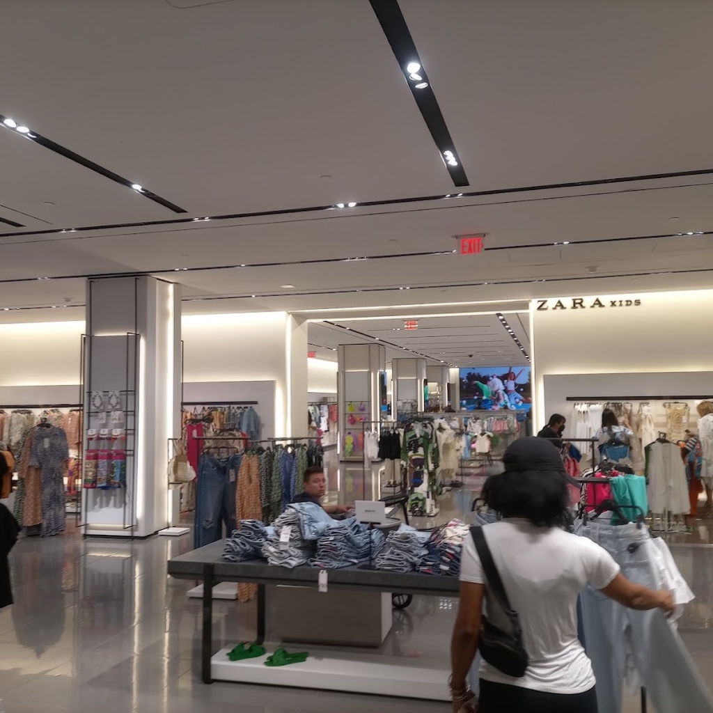 tienda de ropa mas cercana