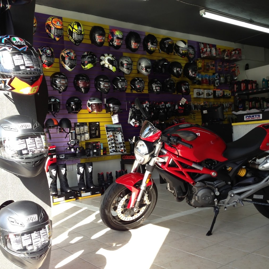 Cascos y motos