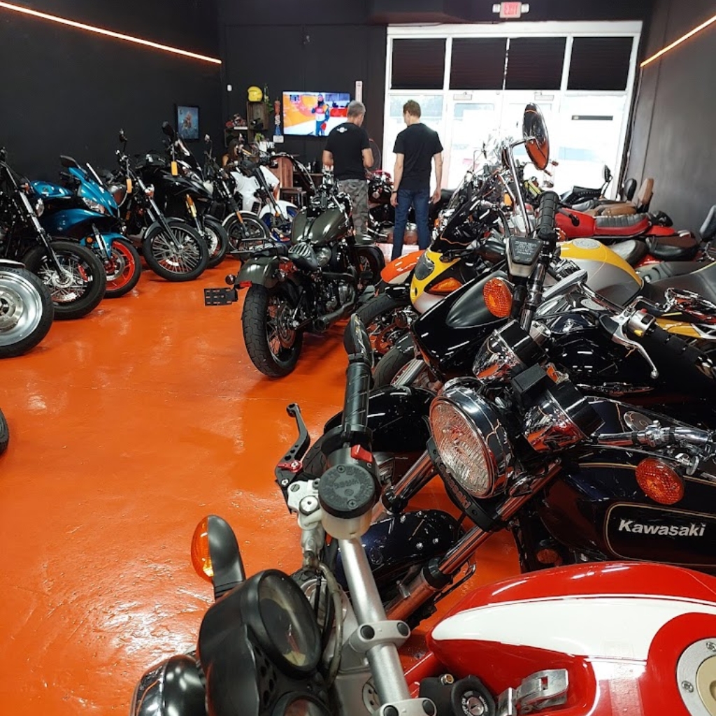 Motos