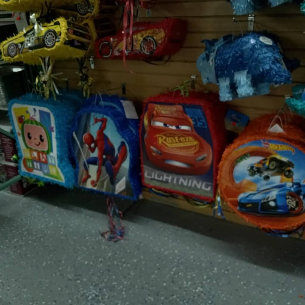 Piñatas de personajes