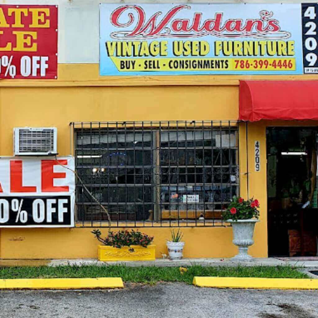 Tienda Waldans Antiques & Vintage Furniture Consignment and sales
