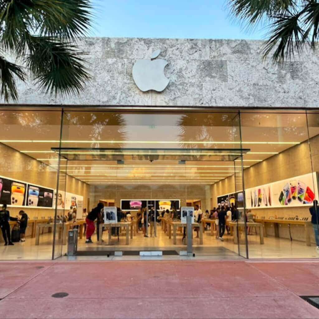 Apple Lincoln Road