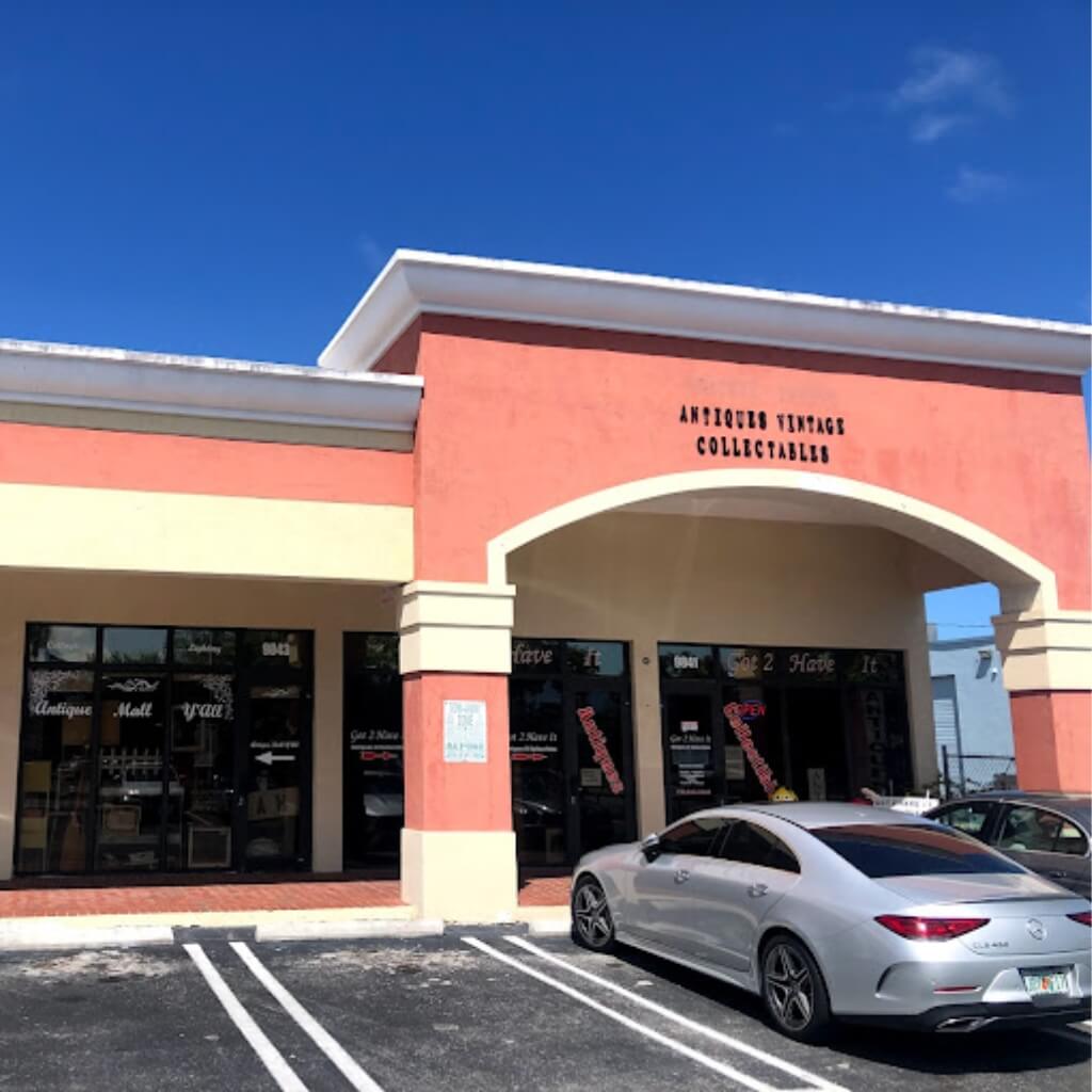 Tienda Antique Mall Y'All