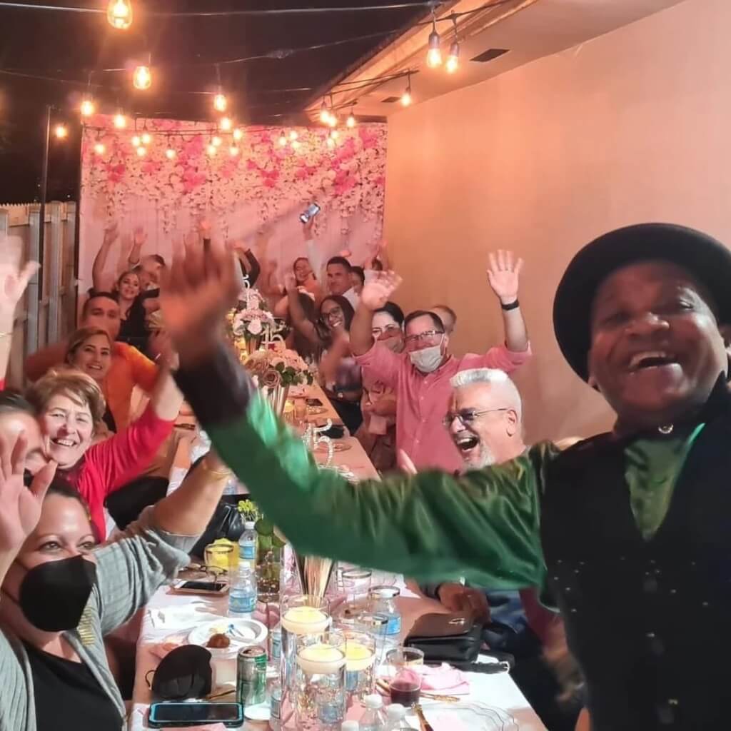 payasos para fiestas cerca de mi