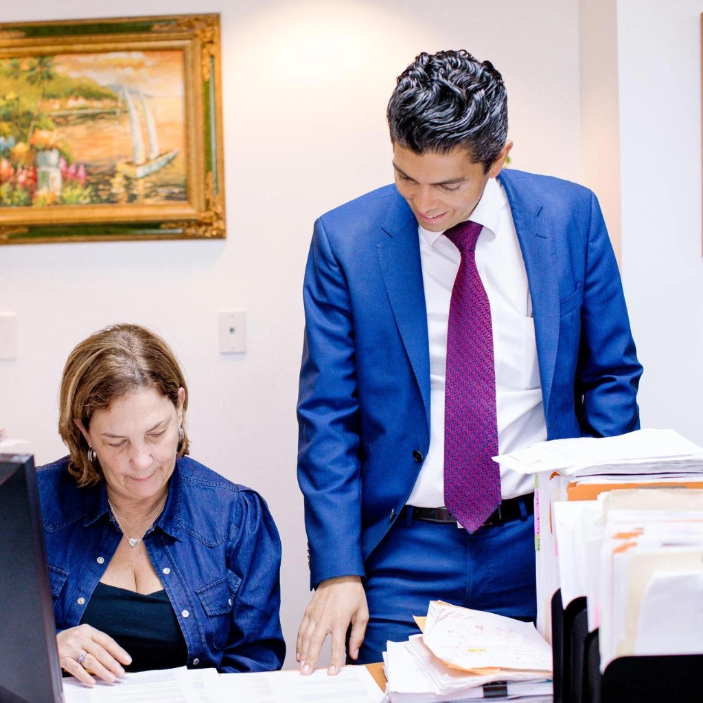 busco los mejores abogadoss de inmigracion