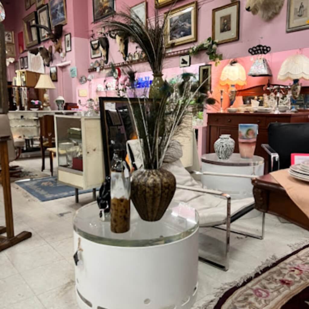 Tienda Jacobsen's Antique Mall