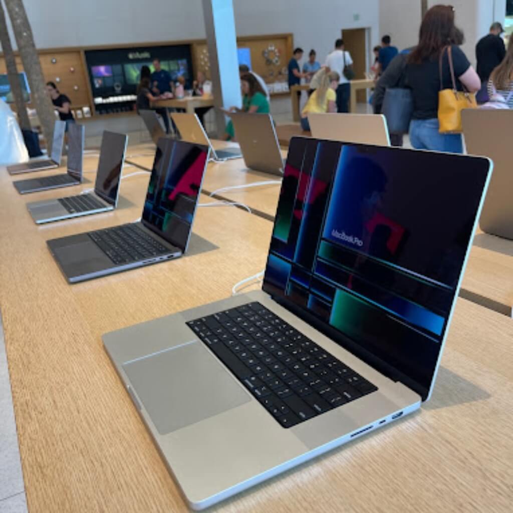 Apple Lincoln Road