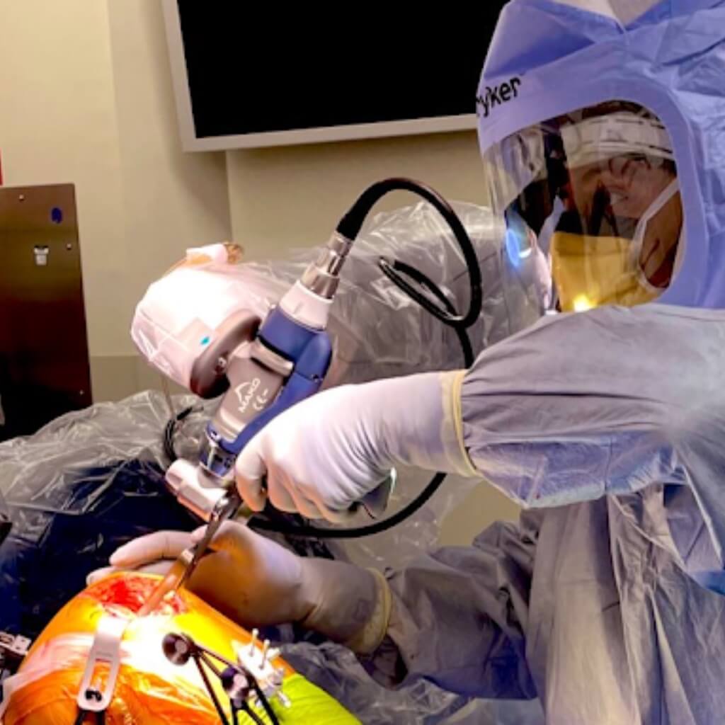 Victor Hugo Hernandez, MD, MS 3