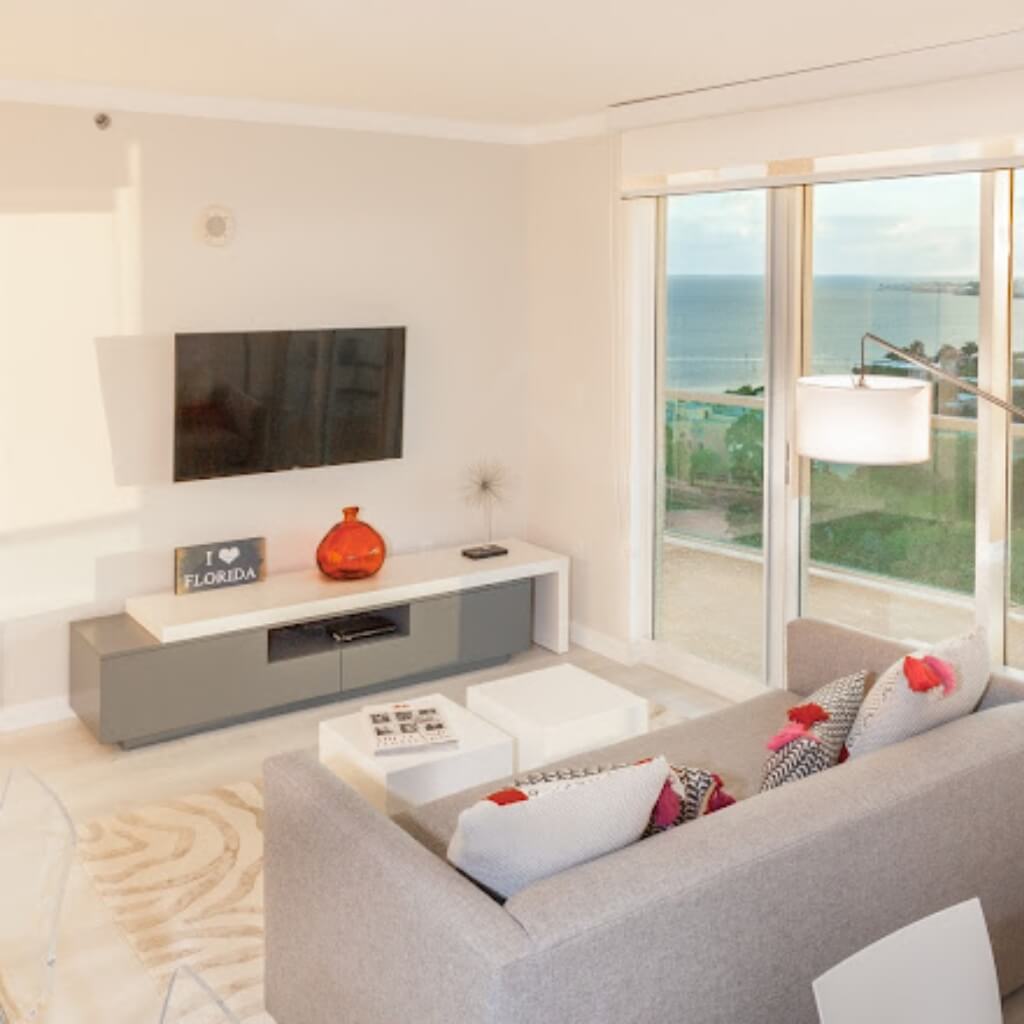 Miami Vacation Rentals-Coconut Grove 3