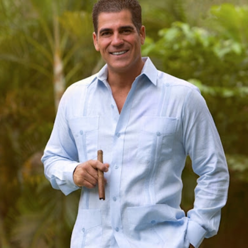 Ramon Puig Guayaberas 2