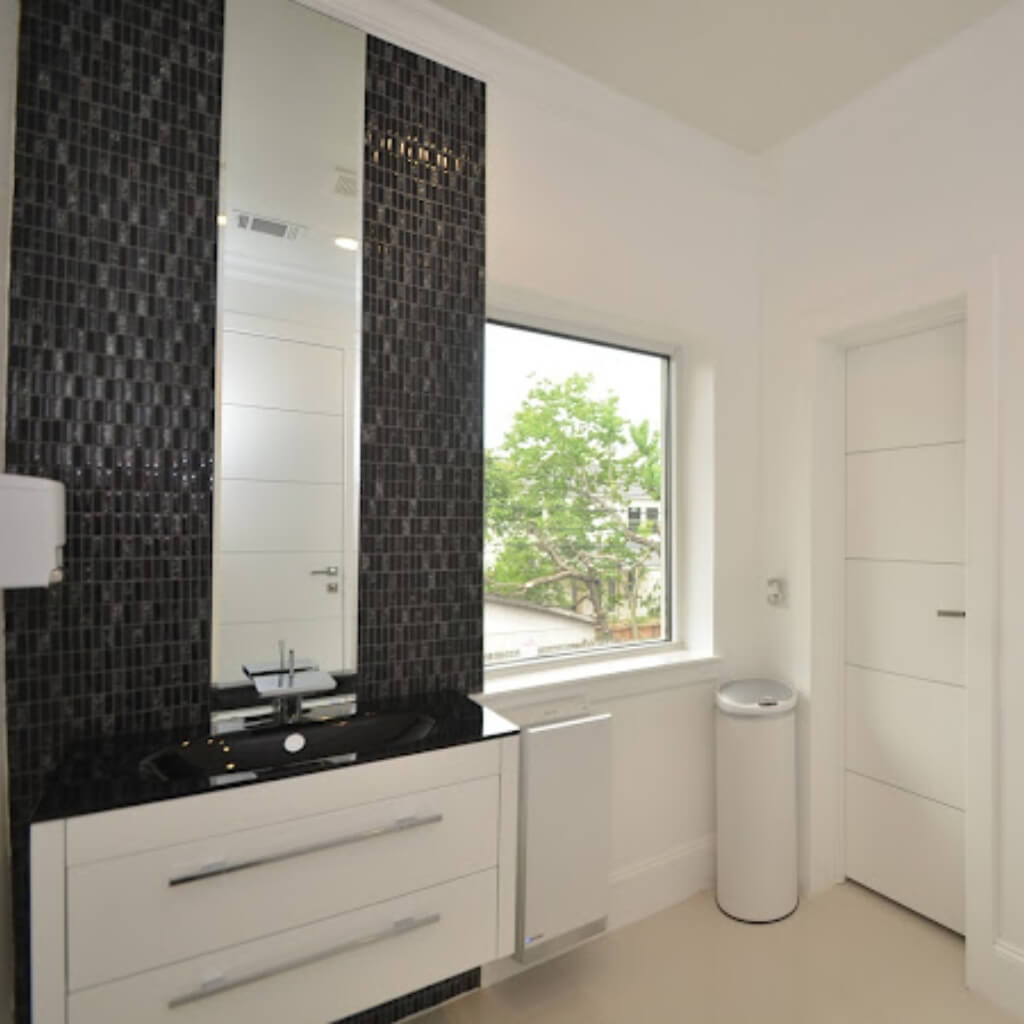 inmobiliarias en miami playa