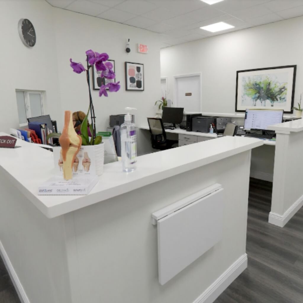 Dr. Luis A. Arias-Urdaneta, MD