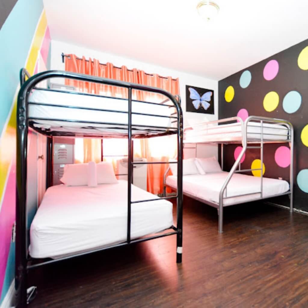 South Beach Rooms and Hostel 4