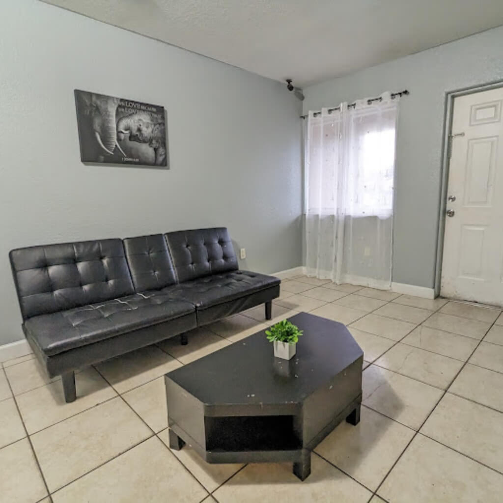 Miami Cheapest Place II ( Milusol ) 4