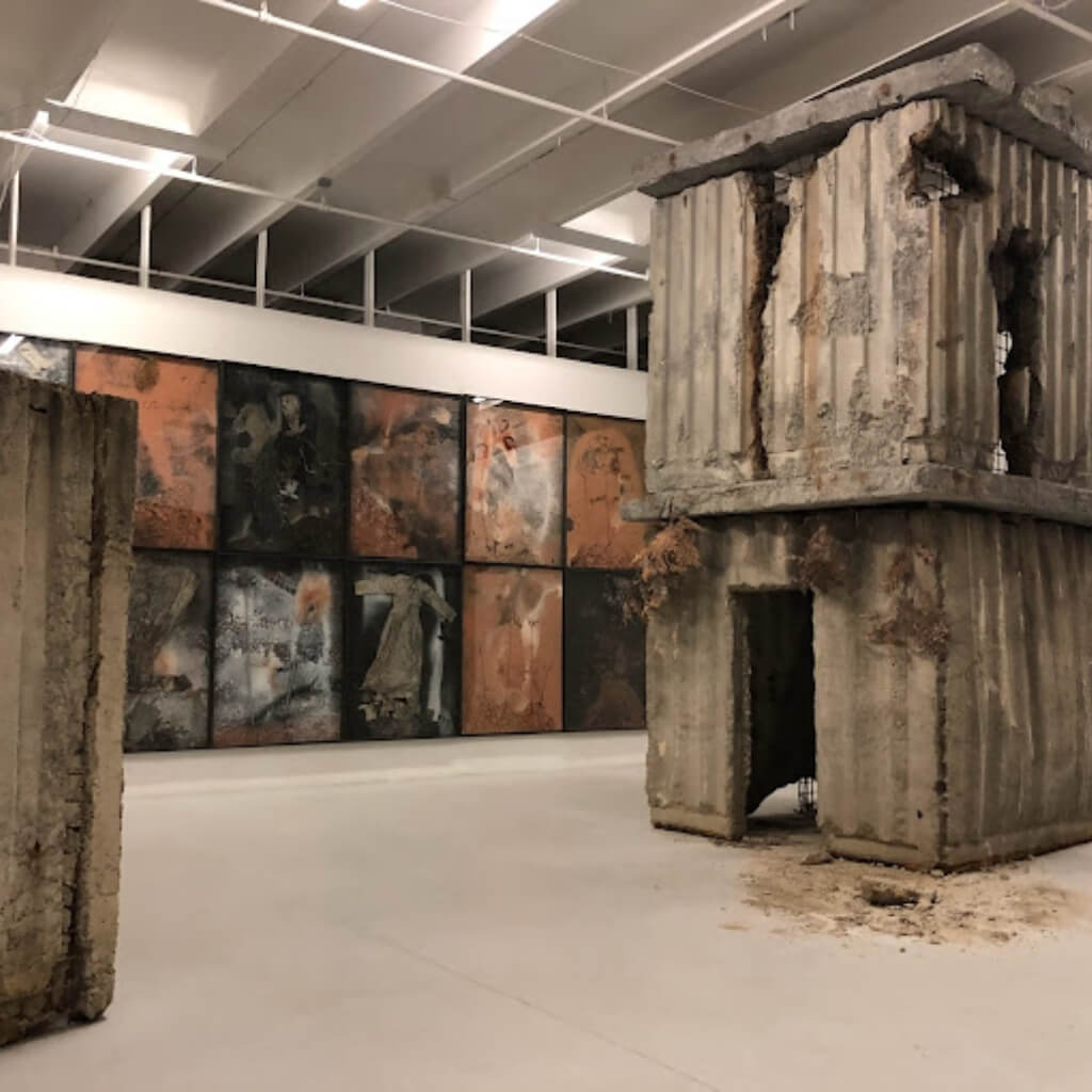 The Margulies Collection at the WAREhOUSE 4