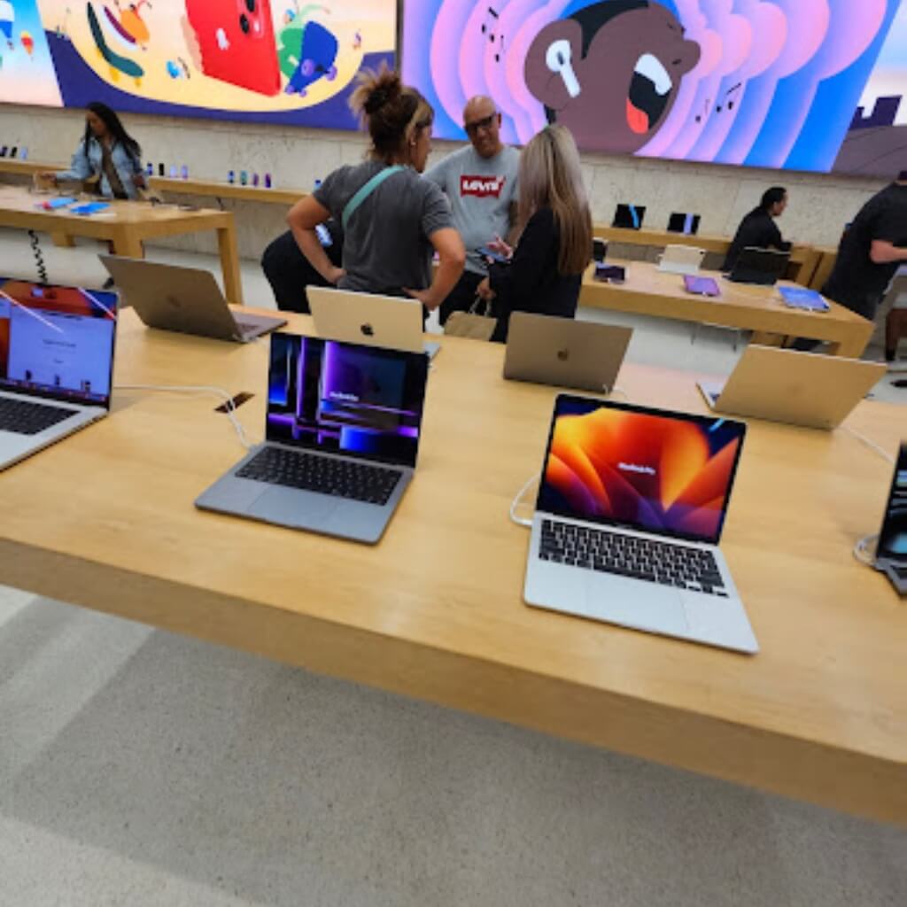 Apple Lincoln Road