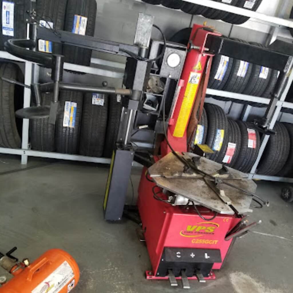 La Perla Auto Repair Cor 5