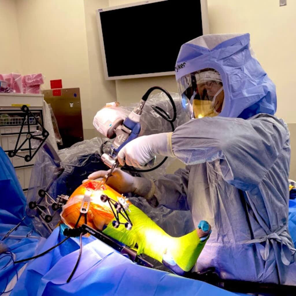 Victor Hugo Hernandez, MD, MS 5