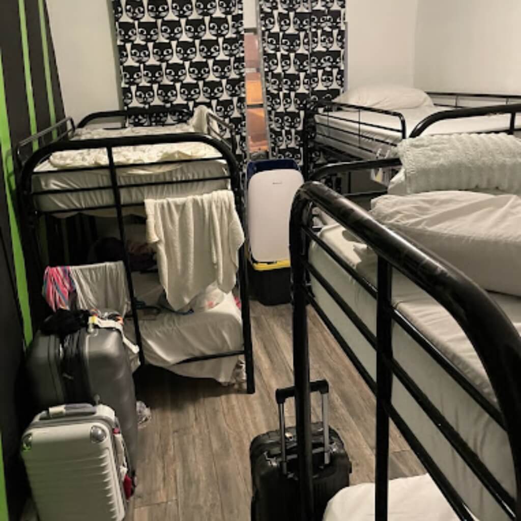 South Beach Rooms and Hostel 5