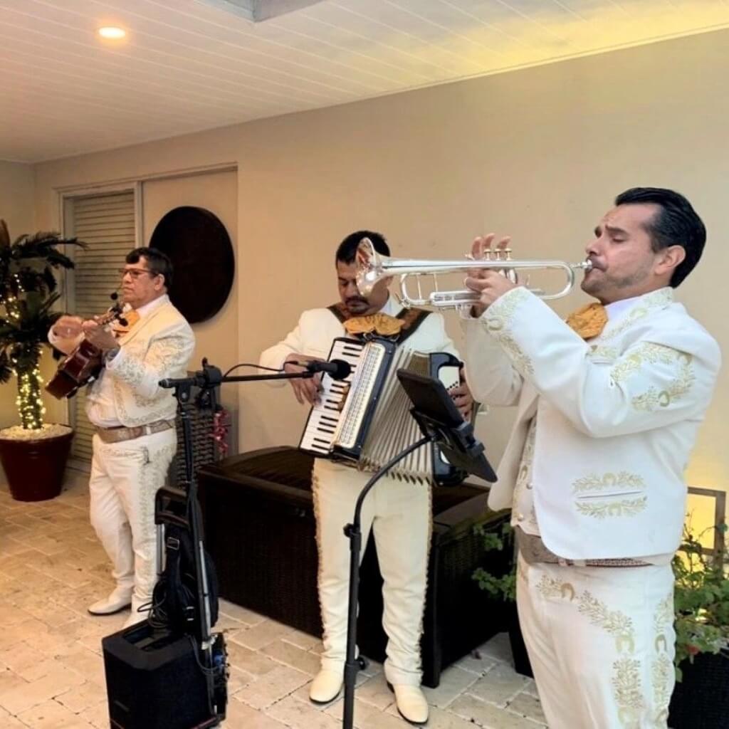 Mariachi los Mensajeros 5