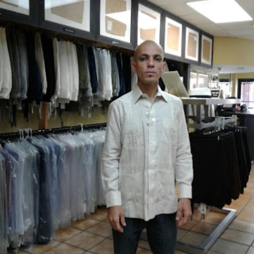 Ramon Puig Guayaberas 5