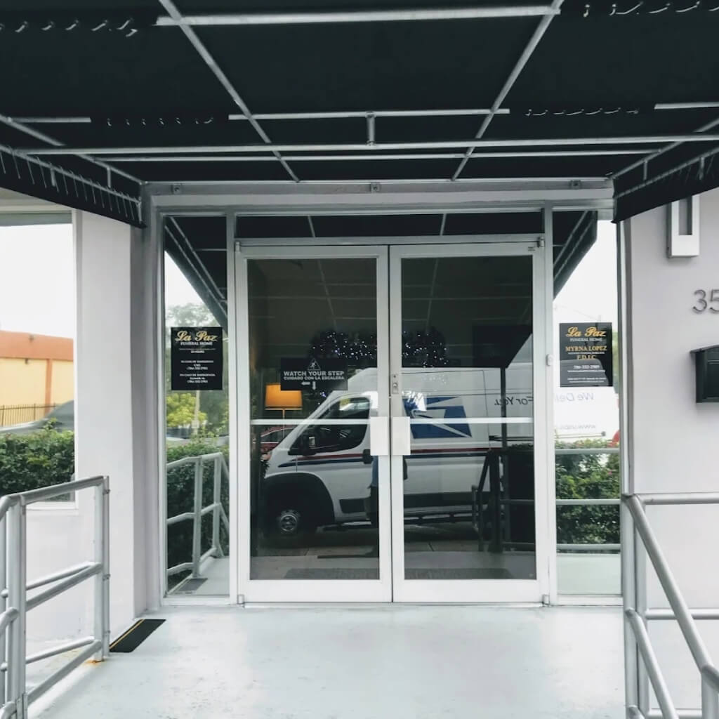 Funeraria La Paz Funeral Home