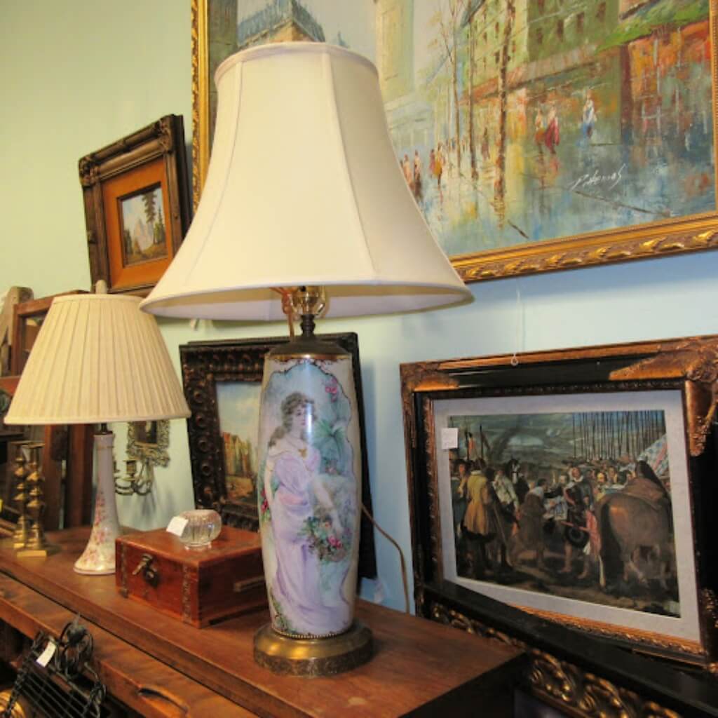 Tienda Antique Mall Y'All