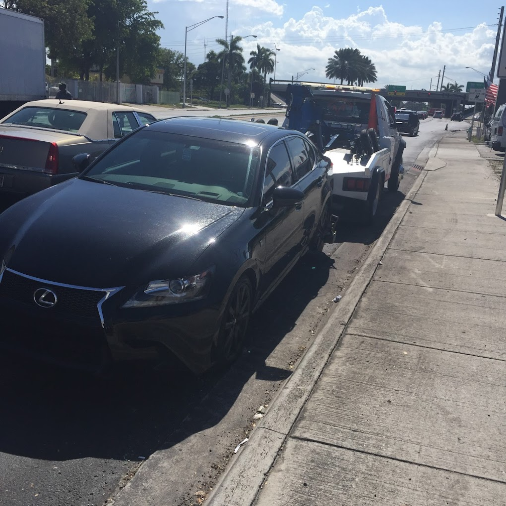 Alamo's towing grúas