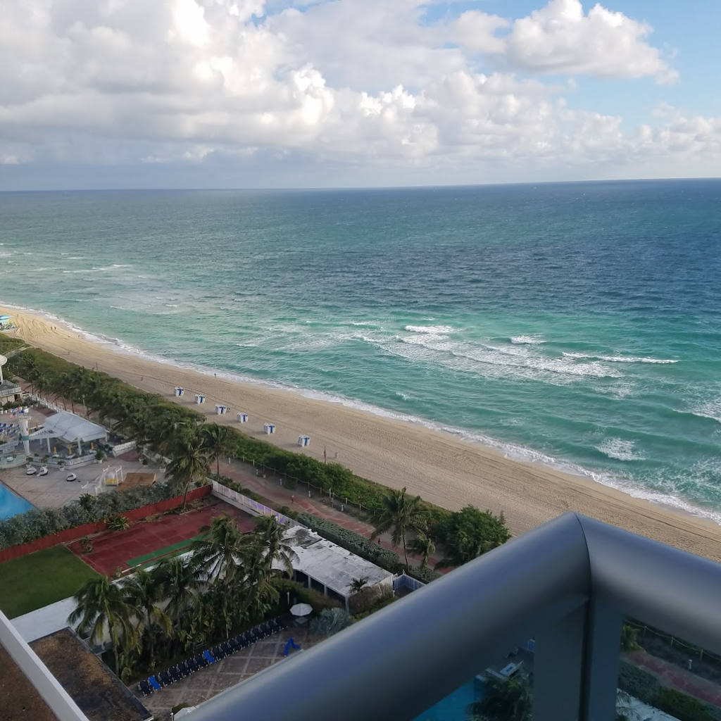 Churchill Suites Miami Brickell
