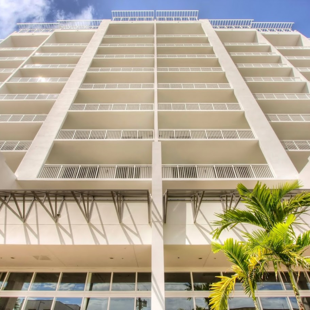 Real Living Hotel Residences