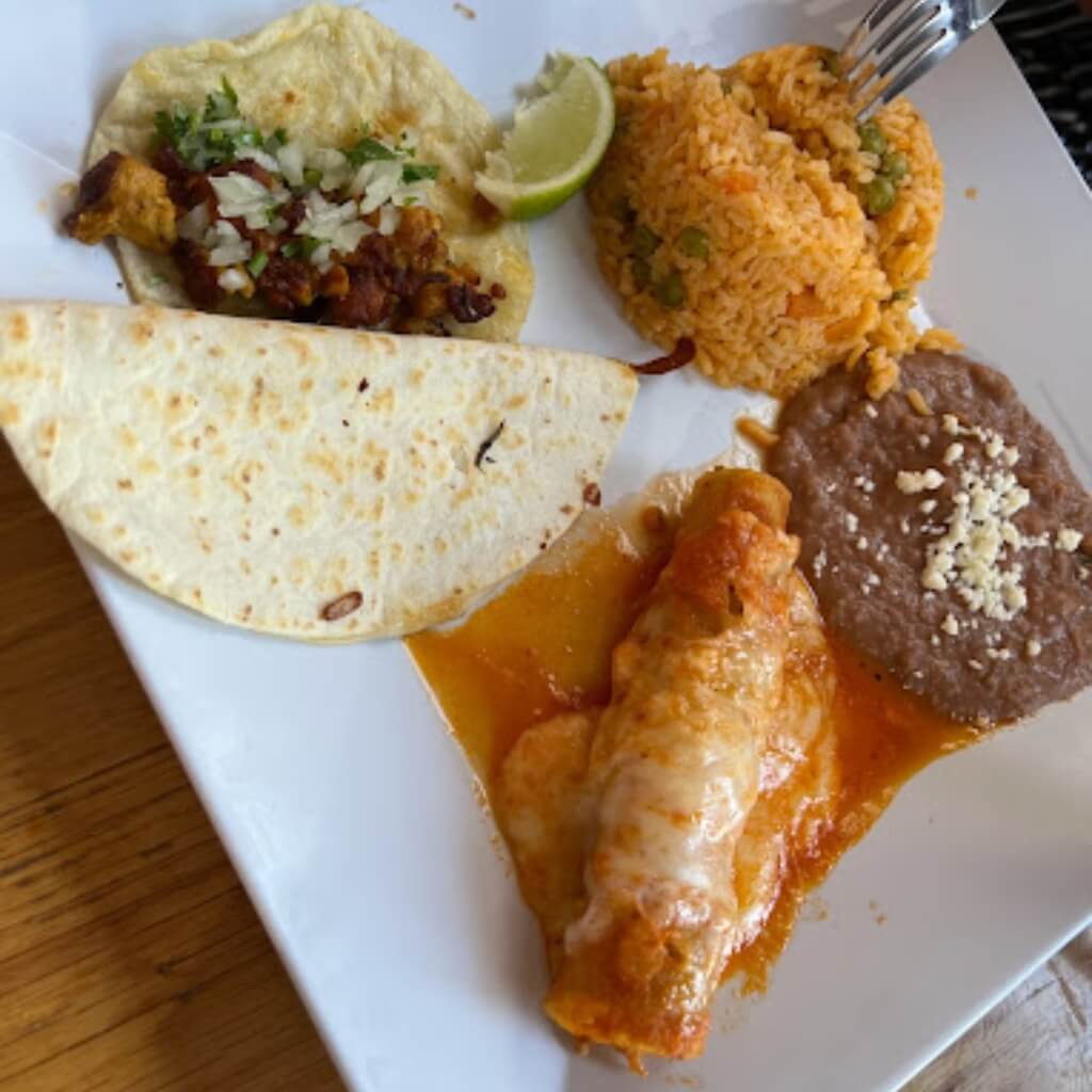 Taqueria Los Nopales 4