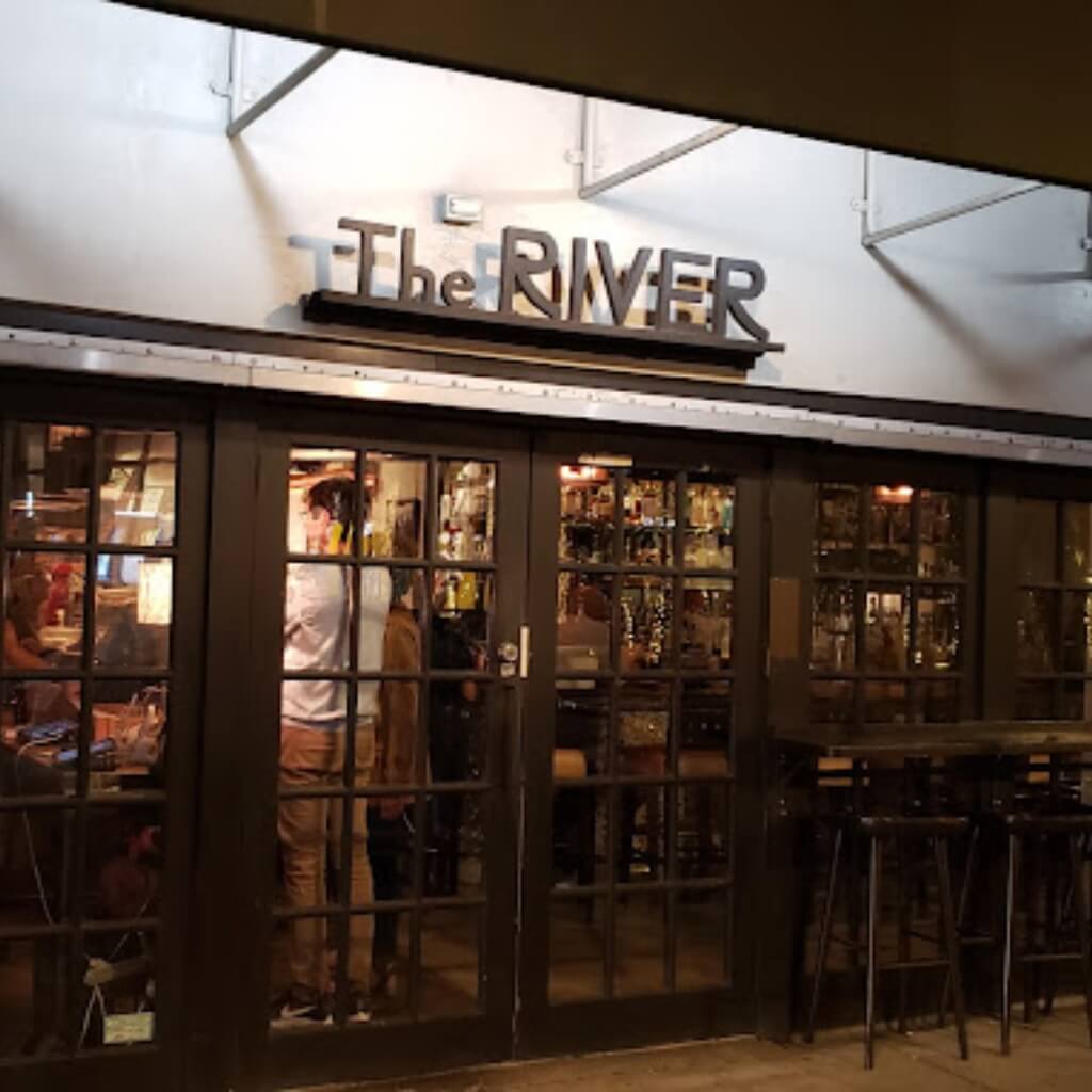 The River Oyster Bar - Entrada