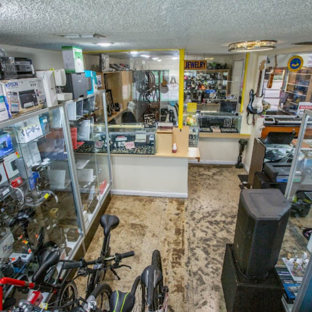 Queen of Pawns - Interior