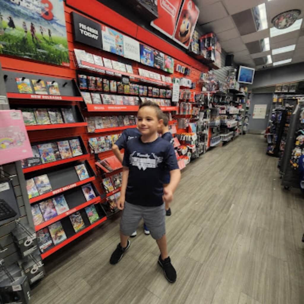 Accesorios Dolphin Mall - GameStop