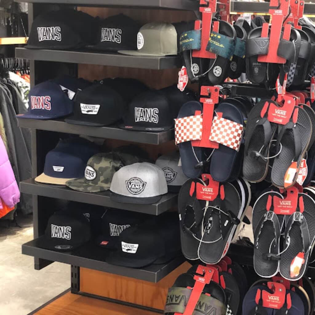 Variedad de Gorras - Tienda Vans