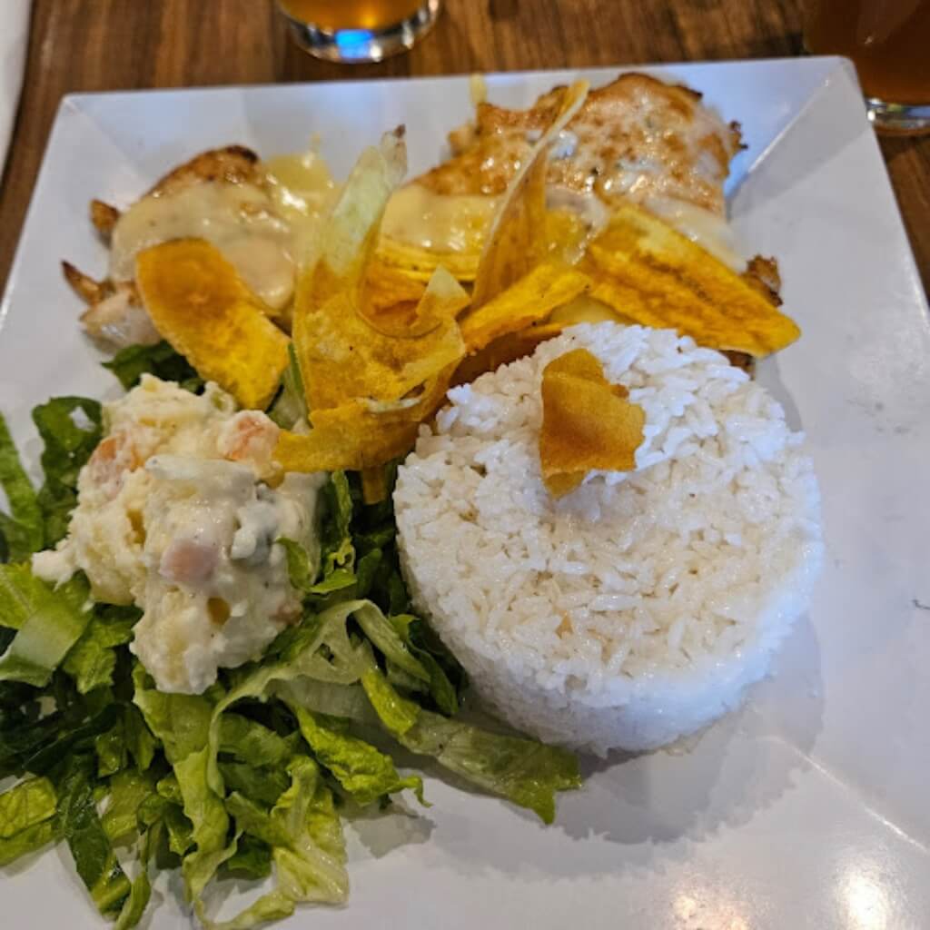 Restaurante Mi Pueblo Almuerzos colombianos