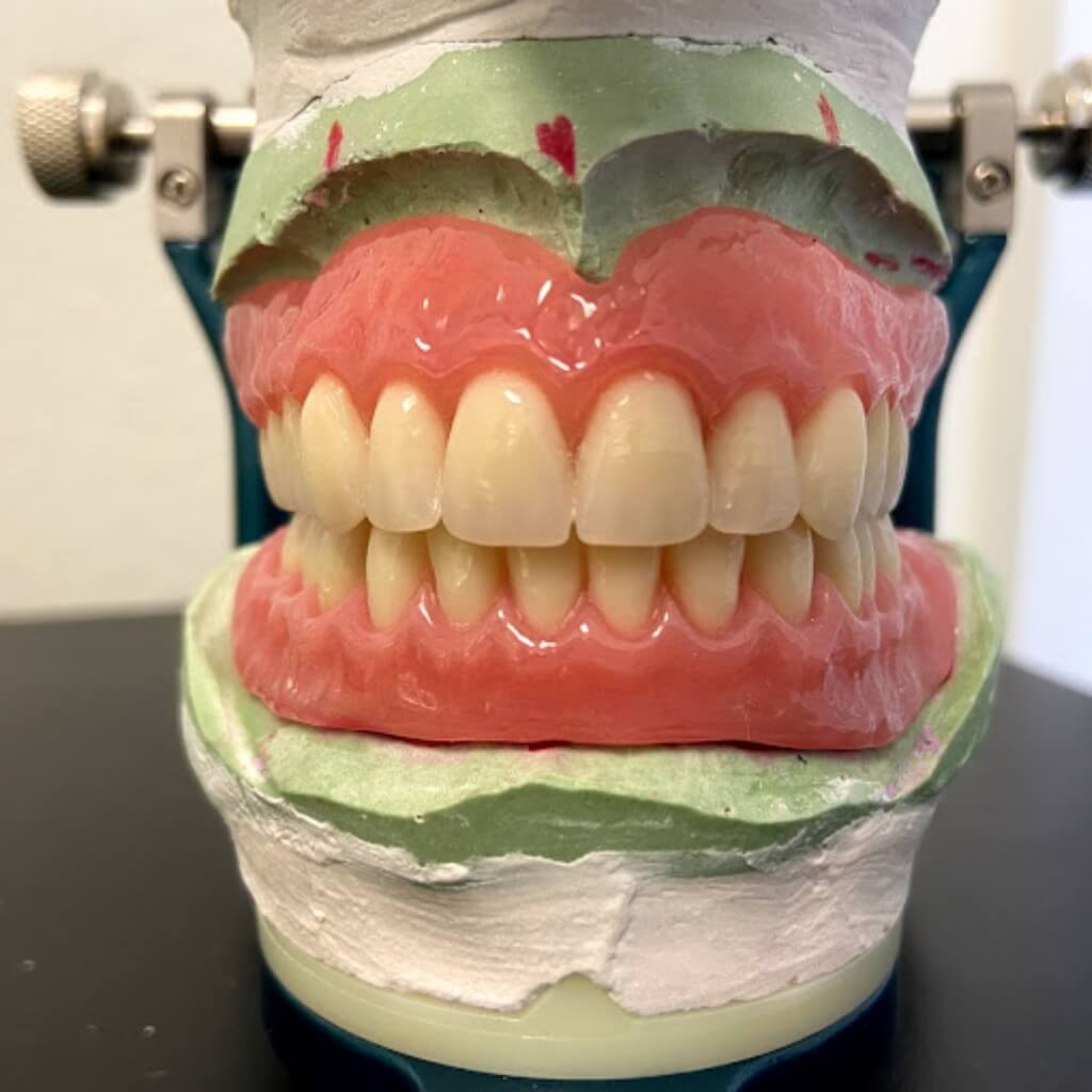 Dental Lab Corazón De Jesús - Miami