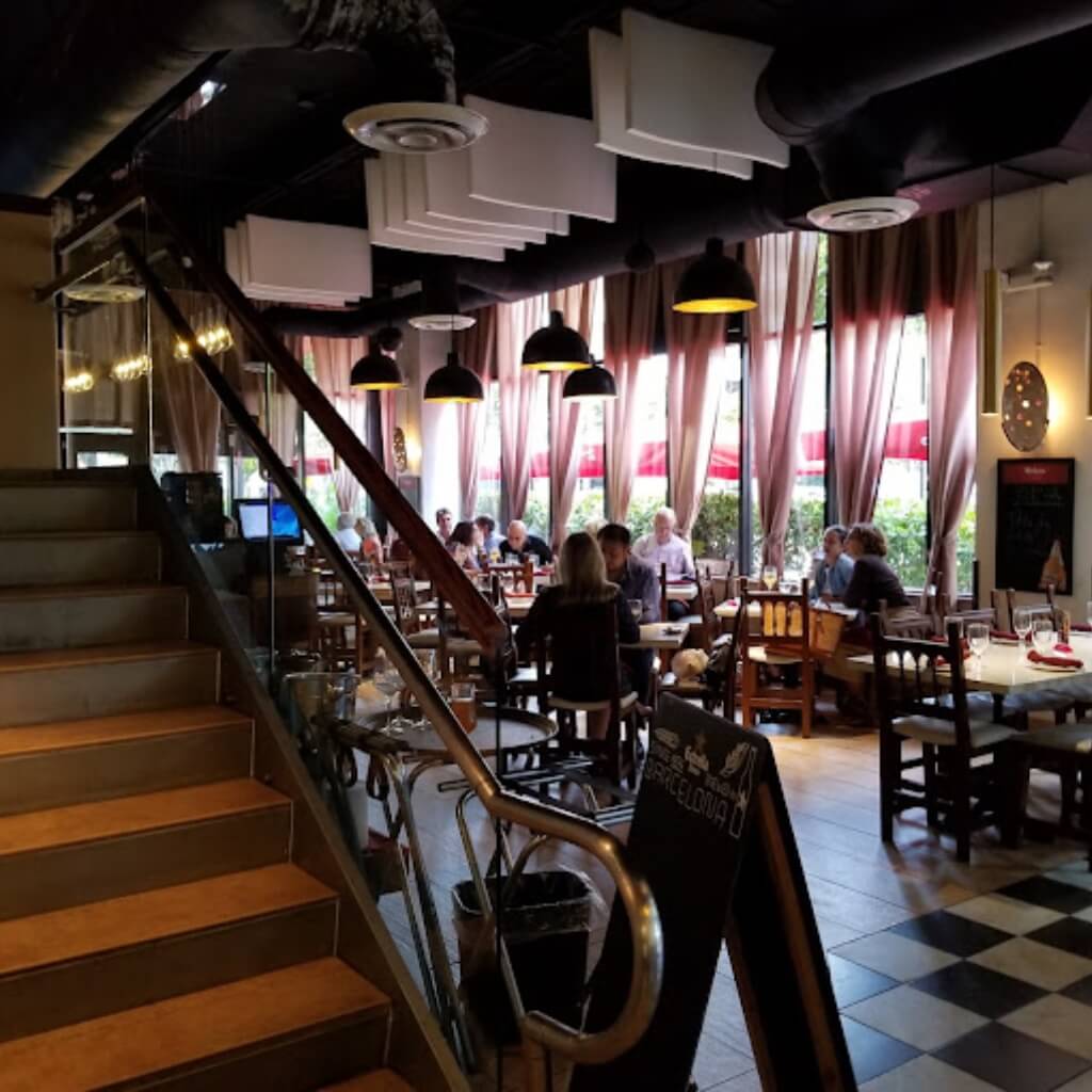 Interior de Xixón Spanish Restaurant
