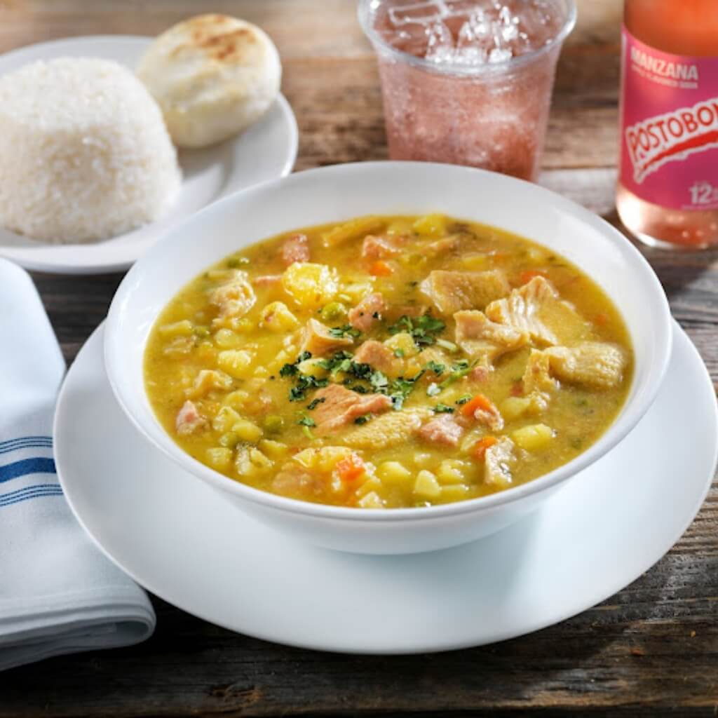 Sopa en La Pequeña Colombia Bakery