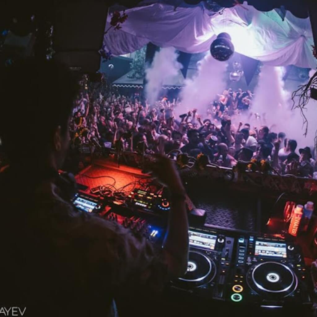 Dj Internacionales en Space