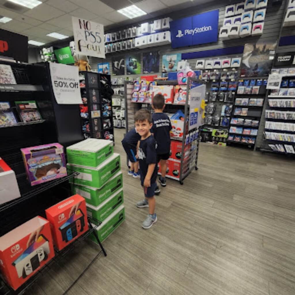 Pasillos Dolphin Mall - GameStop