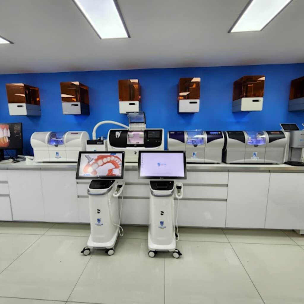 Equipos de prótesis de CAD/CAM CENTER Miami