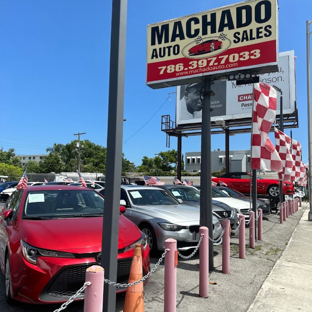 Machado Auto Sales Estacionamiento