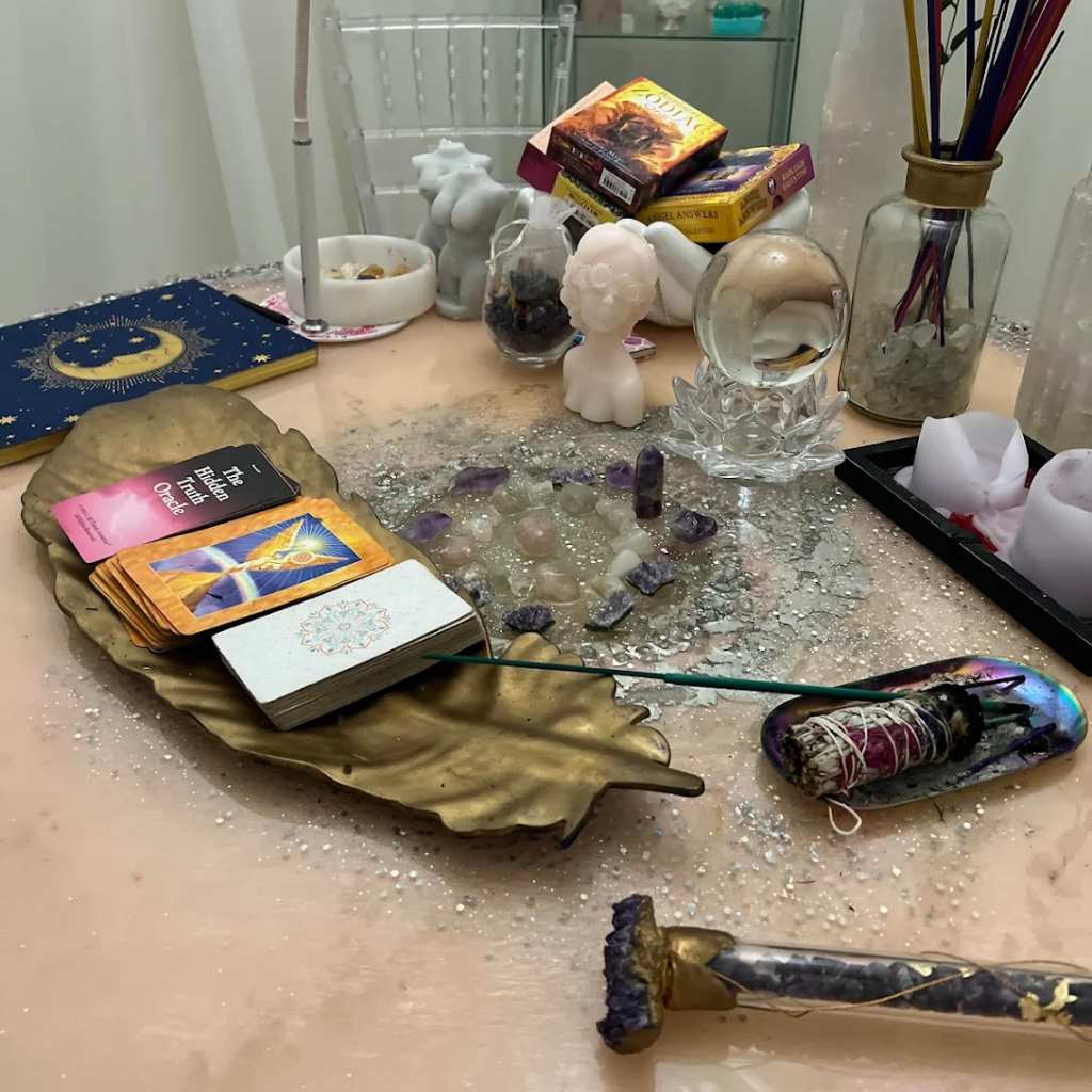 Design District psychic
Mesa