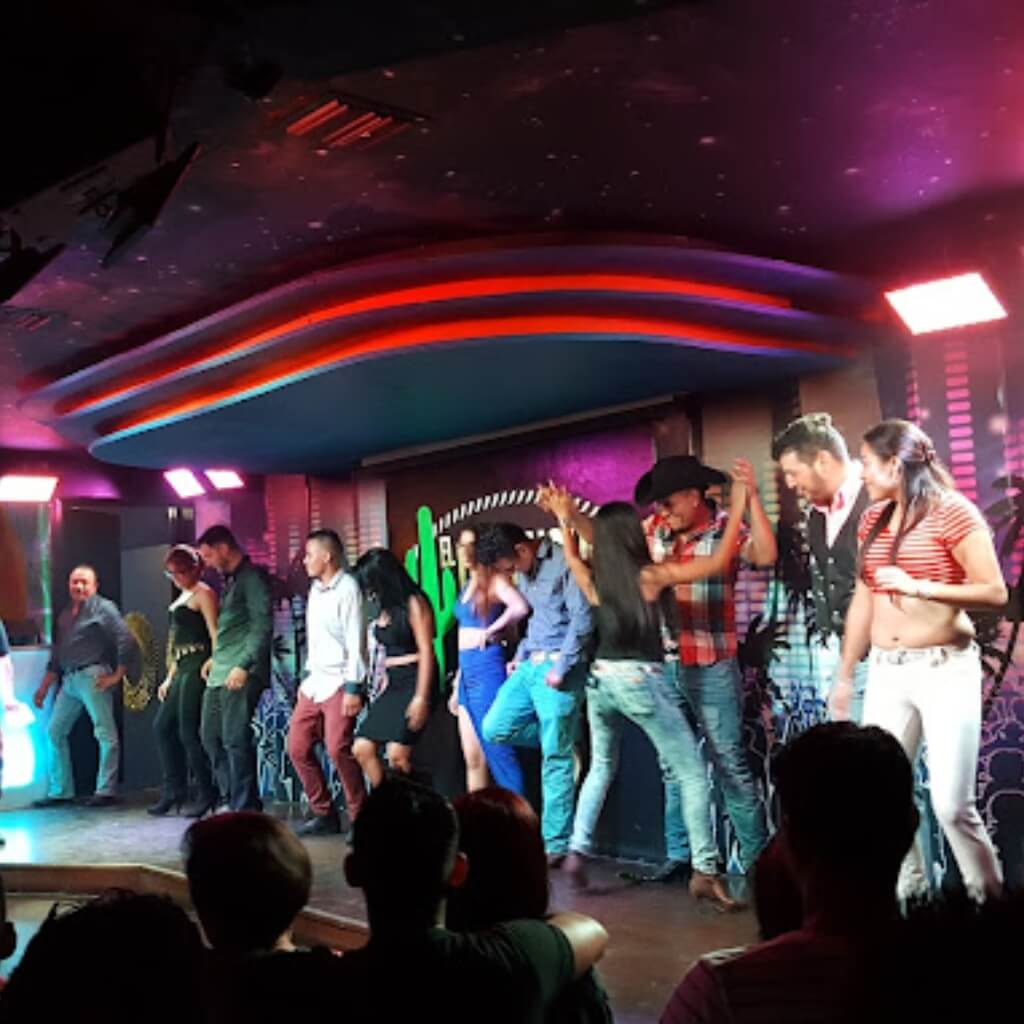 Show en vivo El Palenque Night Club